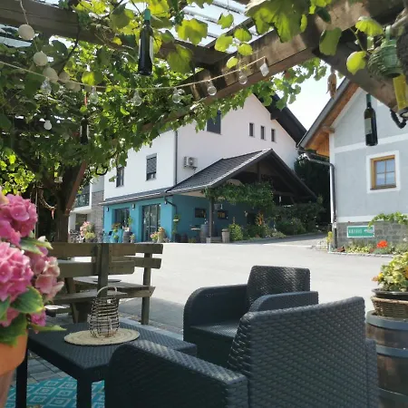 Winzer - Weingut Dietl بيت للعطل