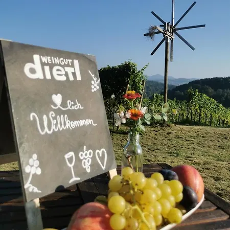 Winzer - Weingut Dietl