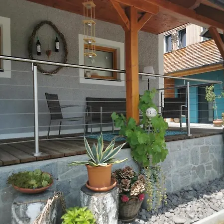 Winzer - Weingut Dietl *