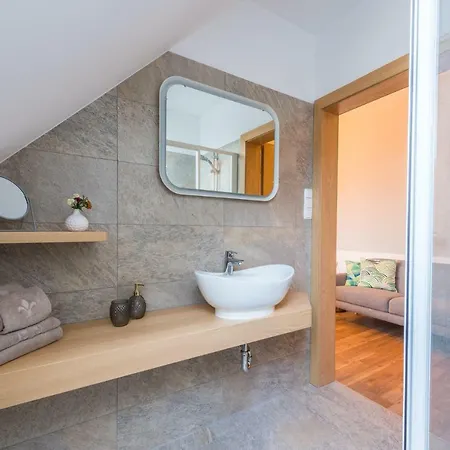 Winzer - Weingut Dietl 度假居 *