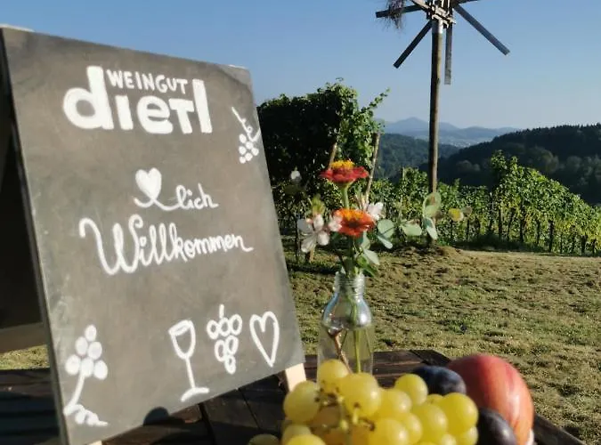 Winzer - Weingut Dietl
