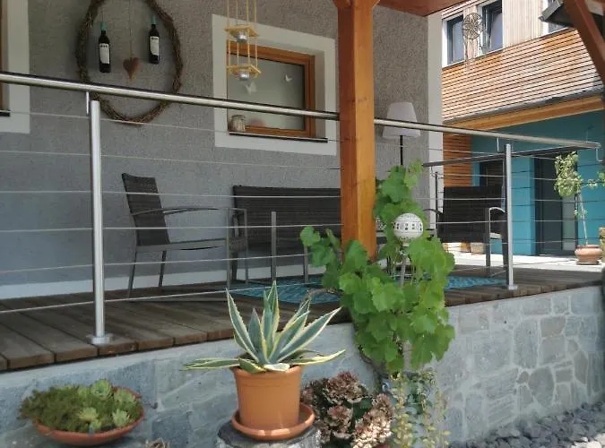 Winzer - Weingut Dietl *