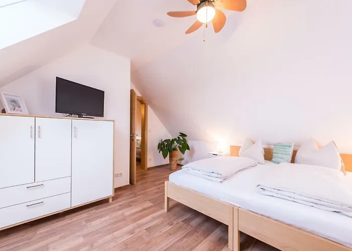 Winzer - Weingut Dietl Nyaraló