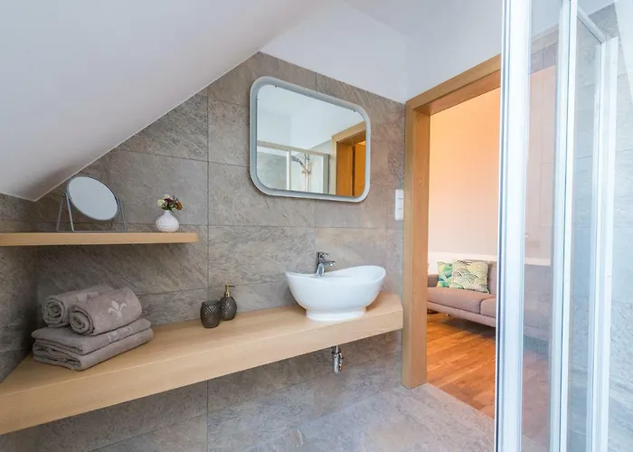 Winzer - Weingut Dietl Nyaraló *